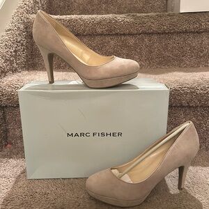 Marc Fisher Sydney Medium Natural Suede Comfort Heels Size 6 NWT